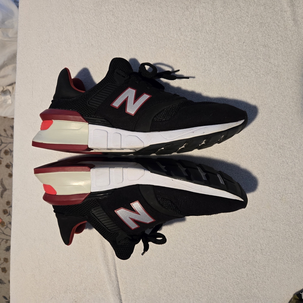 New Balance Black & Red Athletic Sneakers